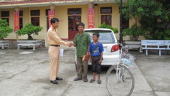 Bé 14 tuổi đi lạc đã được đón về nhà an toàn