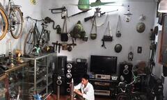 Chuyện về thầy giáo trẻ và bộ sưu tập kỷ vật chiến tranh