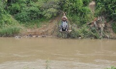 Người dân liều mình trước miệng “hà bá” ở Tây Nguyên