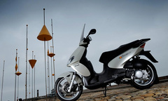 Thêm đối thủ đòi “đấu” với Honda SH tại Việt Nam