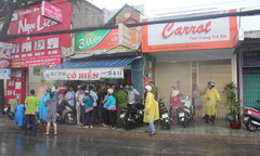 Truy bắt con trai chủ tiệm tạp hóa đâm chết người