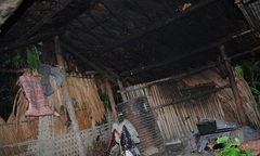 “Ước gì nước đừng vào nhà mình, mẹ nhỉ!”