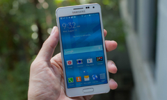 Samsung Galaxy Alpha có giá khoảng 12 triệu đồng ở VN