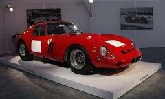 Cận cảnh mẫu xe cổ của Ferrari xác lập kỷ lục đấu giá