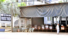  Tranh giành  "kinh doanh " xác chết!