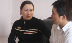 Mẹ tố công an đánh con trai bại liệt hai chân