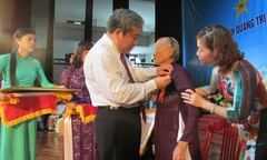 Trao tặng, truy tặng danh hiệu “Bà mẹ VN anh hùng” cho 337 mẹ