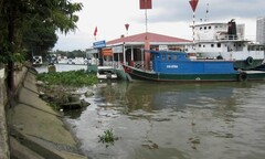 Bí ẩn xác chết trôi sông, trong người có tiền và vàng