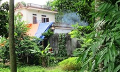 Đi chợ về, phát hiện chồng chết trong tư thế treo cổ