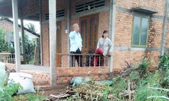 Xóm làng hoang mang vì “ma nhớt” tái xuất