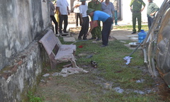 Bồn nước rơi, 2 học sinh chết thảm