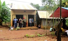 Cha ôm con tự tử bằng thuốc nổ