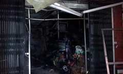 Cháy lớn ở cửa hàng kinh doanh thiết bị phòng cháy