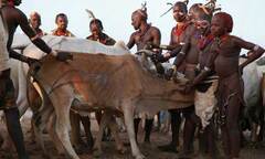 Những tục lệ dành cho đàn ông kinh dị nhất thế giới