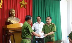 Khen thưởng chuyên án phá đường dây vận chuyển 40kg cần sa