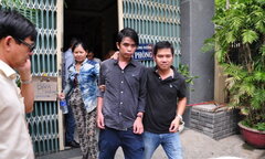 5 giờ nghẹt thở giải cứu nam thanh niên đòi nhảy lầu tự tử