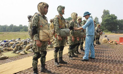 Tổ chức bắn đạn thật tên lửa phòng không tầm thấp 