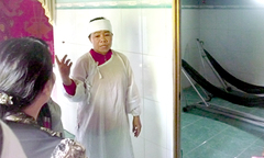 Thầy bốc thuốc Bắc bị  "đệ tử " tẩm xăng đốt chết