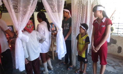 Clip: Xót thương 3 chị em mất cả bố và mẹ chỉ trong 10 tháng