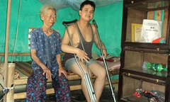 Cám cảnh gia đình nghèo có 4 người thì 3 người bệnh tật