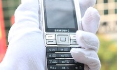 Choáng Samsung Ego S9402 mạ vàng bạch kim, giá gấp 3 iPhone6 Plus