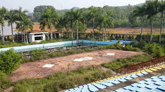 Khu vui chơi giải trí tiền tỷ bị “trùm mền” bỏ hoang