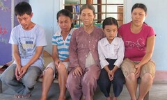 Nỗi đau tột cùng của gia đình có 7 người con điên