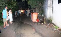 Hoảng hồn phát hiện thi thể bé trai bị vứt trong thùng rác