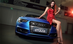 Mẫu 9X đẹp hút hồn bên Audi S5