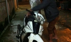 Khen thưởng cho nhà báo liên tục phá án