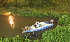 Trốn công an truy đuổi, 2 thanh niên nhảy cầu Sài Gòn