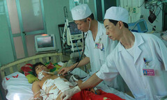 Cứu sống nam thanh niên bị kiếm đâm xuyên người, xẹp phổi