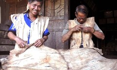 Áo giáp vỏ cây của chiến binh Cơ Tu