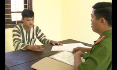 Clip: Mê cá độ, con trai gia chủ  "khoắng " tài sản của khách