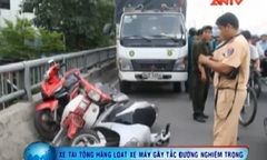 Clip: Xe tải đổ dốc mất phanh, đâm hàng loạt xe máy