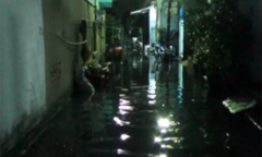 Clip: Nhà dân ngập nặng vì chính quyền xả cống