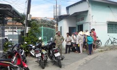 Bí ẩn xác nam thanh niên trong phòng trọ với vết thương ở cổ