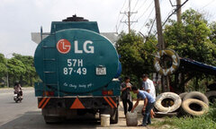 Clip: Những thủ đoạn  "rút ruột " xăng dầu tại Nghệ An