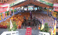 Đại lễ cầu siêu cho các nạn nhân bị tai nạn giao thông