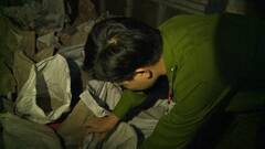 Tạm giữ xe vận chuyển gần 8 tấn axit và bụi chì độc hại