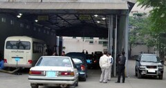 Clip: Hàng trăm ô tô hết niên hạn vẫn lén lút hoạt động