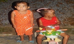 Nước mắt tủi hờn của cậu bé 7 tuổi mang căn bệnh quái ác