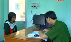 Clip: Nữ sinh vào hội chợ cướp giật dây chuyền vàng