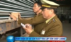 Clip: Phát hiện cơ sở sản xuất tôn lợp kém chất lượng 