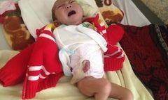 Video: Bé trai 3 tháng tuổi quằn quại vì cơn đau của bệnh tim