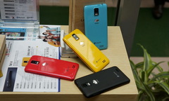 Cận cảnh smartphone  "Made in Vietnam " Vivas Lotus S2