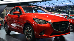 Xem trước Mazda 2 sedan 2015 trước khi về Việt Nam