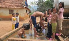 Video: Về làng đông con nhất nhì Tây Nguyên