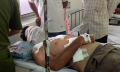 Điều tra vụ đại gia nước đá bị tạt axít khi đang ăn sáng