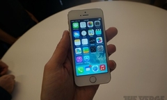 Loạt smartphone cao cấp bán dưới giá đề xuất cả triệu đồng